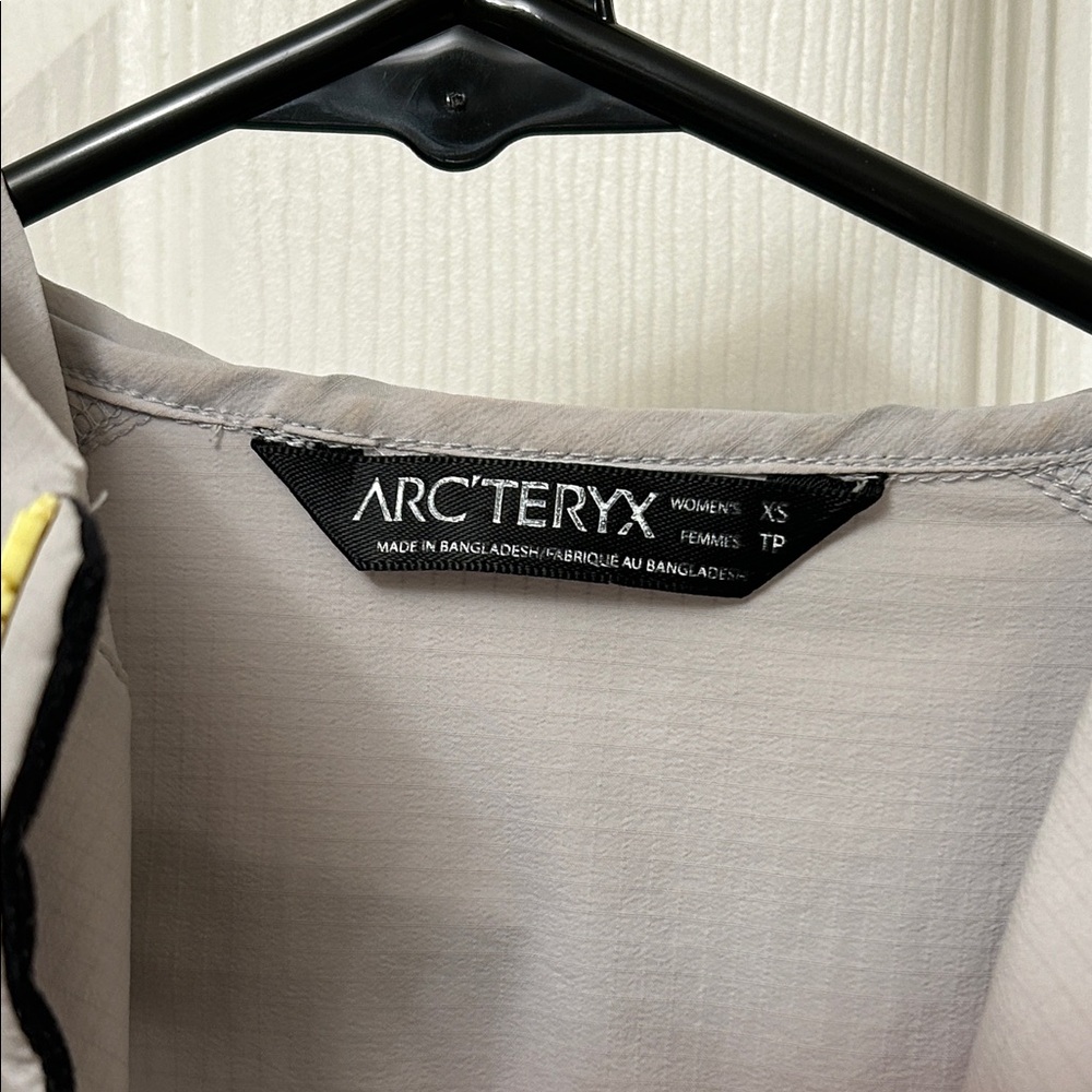 Arc'teryx Gray windbreaker - Picture 2 of 3